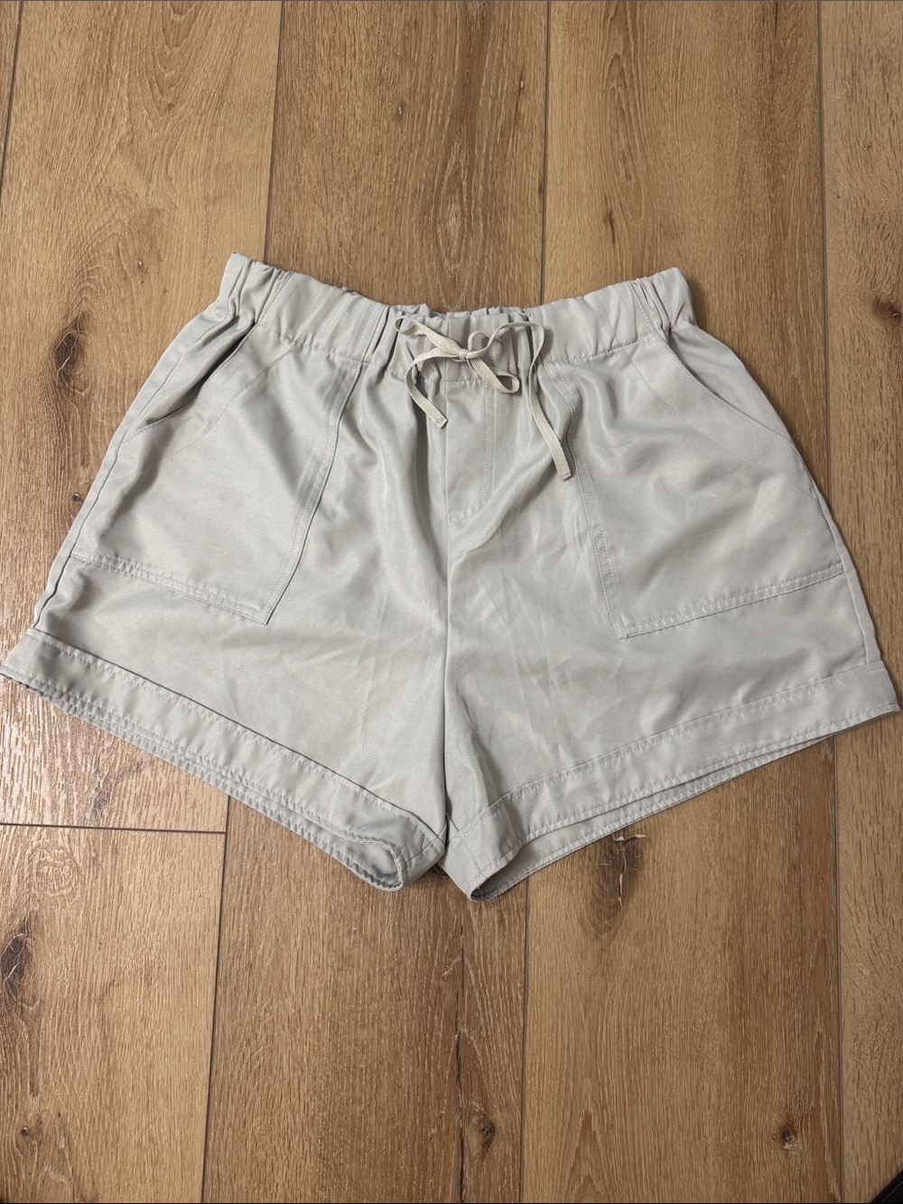 Women's Drawstring Utility Shorts in Light Beige